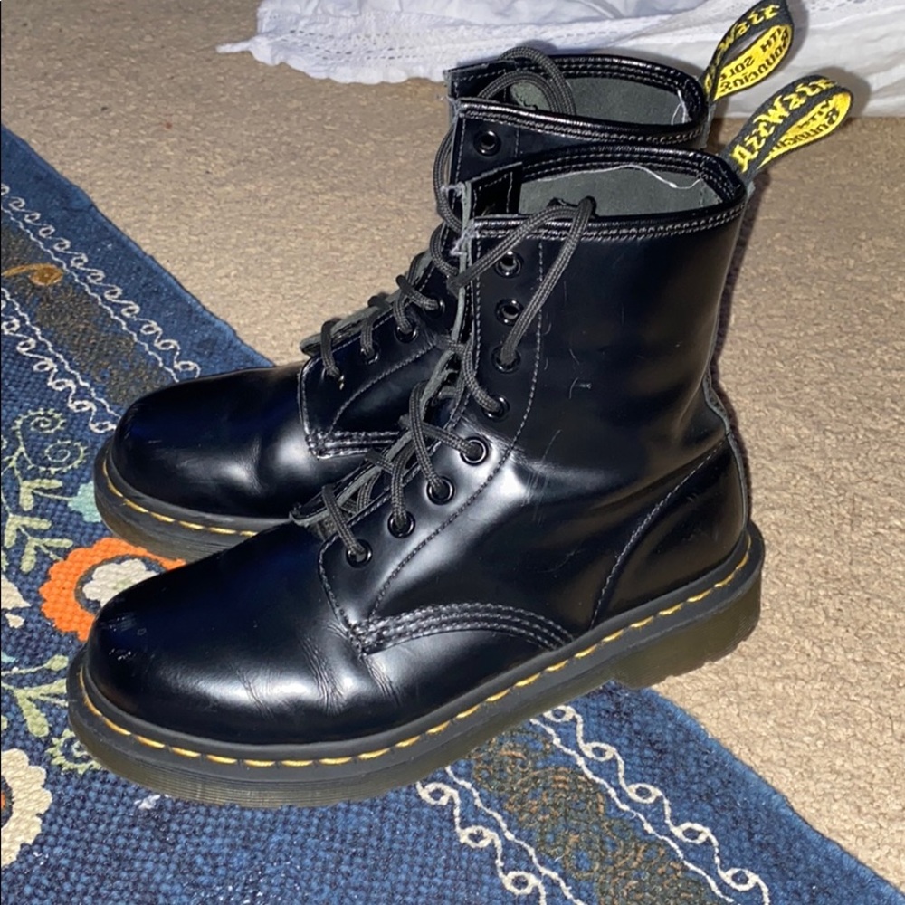 Doc Marten classic women’s 6